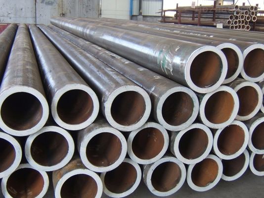 Tubes en acier sans soudure pour l'application d'huile Épaisseur de la plage 2,11-300 mm Tolérance à ± 1%