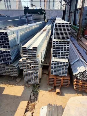 Pièces et tubes d'acier galvanisé carré et rectangulaire pour bâtiments industriels à serre avec tolérance de qualité Q235 ± 1%