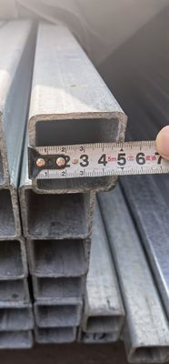 Pièces et tubes en acier galvanisé carré et rectangulaire pour bâtiments industriels à serre avec service de traitement de décoiling