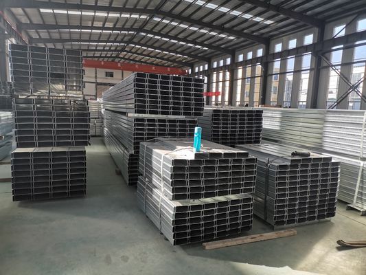 Structure d'acier Grade C Canaux 100x50x3 mm Cadre en acier léger Faisceau de matières premières Taille en acier Fer structural Surface naturelle