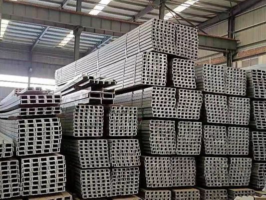 80x40x3mm canaux galvanisés U pour les systèmes de murs de rideau structurels non-alliage et largeur de bride selon vos exigences