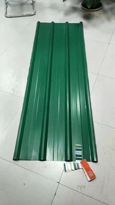 Matériaux de construction spéciaux en métal ondulé Plaque de toiture en acier de couleur 0,5 mm Épaisseur ASTM A792 Grade 1800-2000mm Durable