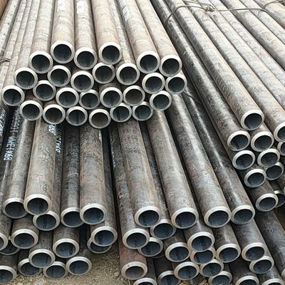 ASTM A106 Sch40 Tubes en acier sans soudure St37 St52 Tubes en acier sans soudure tirées à froid ± 1% Tolérance et certificat d'essai de broyeur