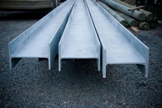 Soutien structurel optimal fourni par une poutre en acier laminé à chaud Q235 selon la norme ASTM