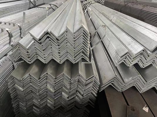 40x5mm 6m 12m ASTM A36 Q235 GB 20x4mm Barre à angle en acier laminé à chaud pour barre d'acier d'ange
