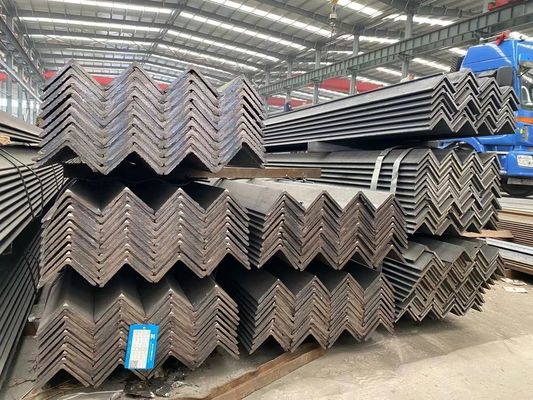 L'équipement est équipé d'une barre d'angle de type Q235/Q345/SS400/ST37-2/ST52/Q420/Q460/S235JR/S275JR/S355JR pour les bâtiments et les machines