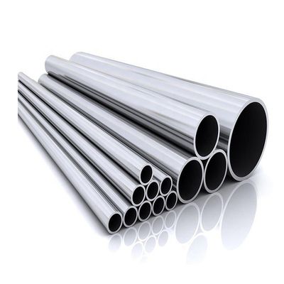 Pipe carrée soudée en acier inoxydable standard JIS parfaitement adaptée aux applications de l'industrie pétrolière