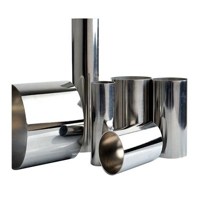 Pipe carrée soudée en acier inoxydable standard JIS parfaitement adaptée aux applications de l'industrie pétrolière