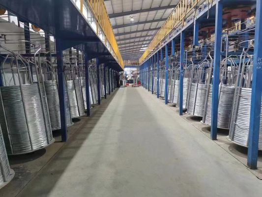 Fil galvanisé de qualité Q195 Q235 Fort et durable 3,5 mm x 300 m Longueur pour les applications à lourde charge