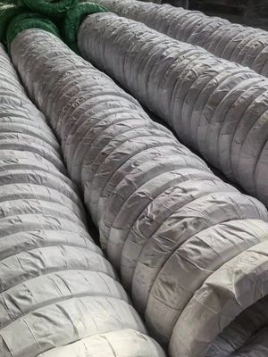 Fil galvanisé de qualité Q195 Q235 Fort et durable 3,5 mm x 300 m Longueur pour les applications à lourde charge