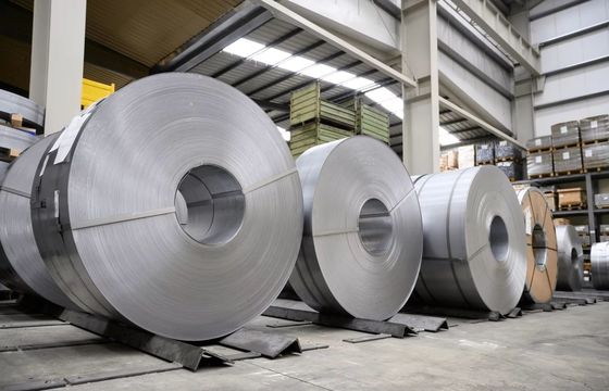 Coil à bande laminée à froid ASTM AISI 201 301 304 316 316 410 421 430 0,1-3,0 mm Coil en acier inoxydable pour l'acier de qualité 441