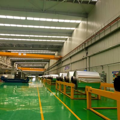 Rouleau métallique en tôle d'aluminium pour la décoration de l'industrie de la construction 6063 7075 3105 Série 0,5 mm 1,2 mm Épaisseur