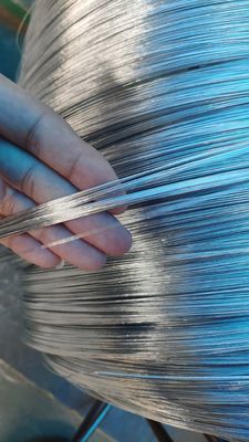 15g revêtement de zinc fil d'acier galvanisé trempé à chaud L'option idéale pour les matériaux de construction
