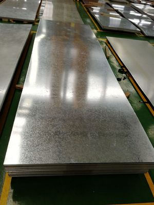 3-8 tonnes Poids de bobine 2,5 mm 3 mm Plaque d'acier galvanisé 120 g ASTM A653 G235 Plaque de revêtement de toiture GI