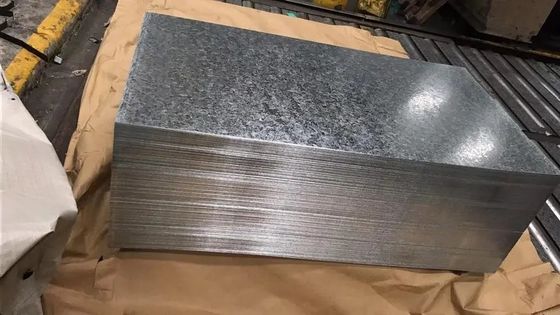 3-8 tonnes Poids de bobine 2,5 mm 3 mm Plaque d'acier galvanisé 120 g ASTM A653 G235 Plaque de revêtement de toiture GI
