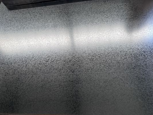 1200 mm Longueur 3 mm 4 mm Acier galvanisé à chaud 270 g ASTM A653 G360 GI Plaque pour couper des feuilles et des cadres structurels