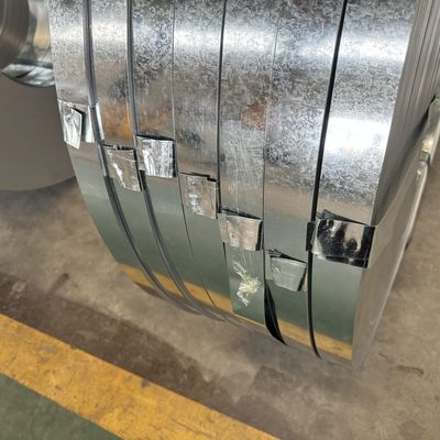 DX51D Z DX52D Z bobine en bande d'acier au carbone galvanisé pour bâtiments d'ingénierie à base de laminage à froid et passe de peau incluse
