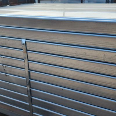 Pièces en acier galvanisé carré trempé à chaud de 3x3 pouces enduit de zinc de 0,5 mm Protection améliorée pour la structure de construction