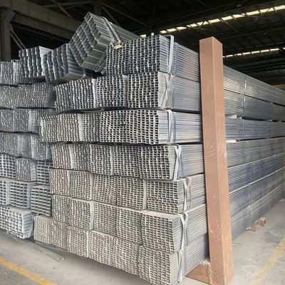 Pièces en acier galvanisé carré trempé à chaud de 3x3 pouces enduit de zinc de 0,5 mm Protection améliorée pour la structure de construction