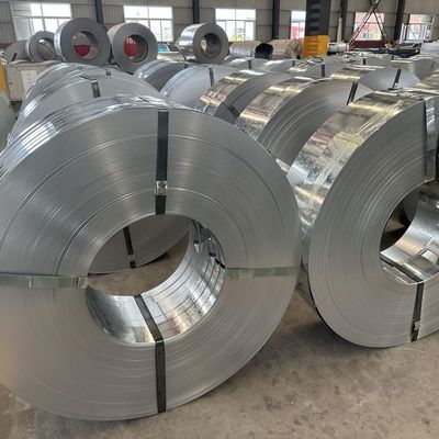 Soudage de bobines d'acier galvanisé en plongée chaude bobines GI pour la fabrication de clôtures 1000 mm 1200 mm 1250 mm largeur