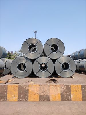 Service de traitement de perforation non-alliage Q235B S235JR 0,8 mm à 20 mm feuille d'acier laminée à chaud en bobine HRC pour les ventes élevées