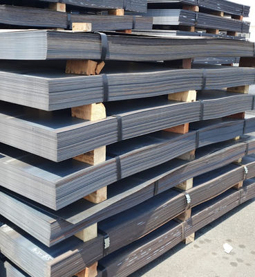 Plaques d'acier au carbone laminées à chaud A36 Ss400 Q235 Q355 Q345 1 mm 2 mm 3 mm d'épaisseur pour le traitement du décoiling