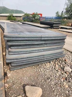 Plaques d'acier au carbone laminées à chaud A36 Ss400 Q235 Q355 Q345 1 mm 2 mm 3 mm d'épaisseur pour le traitement du décoiling