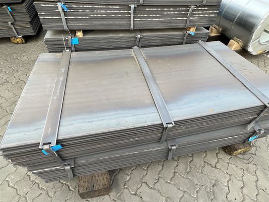 Plaques d'acier au carbone laminées à chaud A36 Ss400 Q235 Q355 Q345 1 mm 2 mm 3 mm d'épaisseur pour le traitement du décoiling