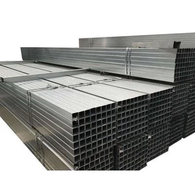 ASTM Gr60 A36 Q235 Q355 1045 Sch40 Forme de section carrée Tubes en acier au carbone laminés à chaud avec protection légèrement huilée