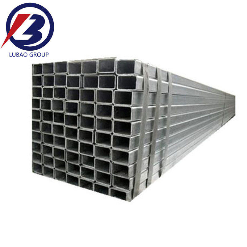 ASTM Gr60 A36 Q235 Q355 1045 Sch40 Forme de section carrée Tubes en acier au carbone laminés à chaud avec protection légèrement huilée